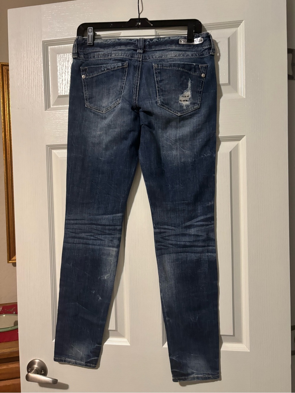 Express women’s skinny studded Jeans size 4. Low cut. Very good used condition. - Picture 9 of 11